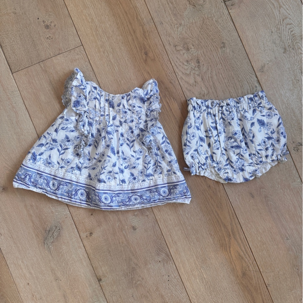 cupcakes & cashmere Blue and White Floral Kids Set